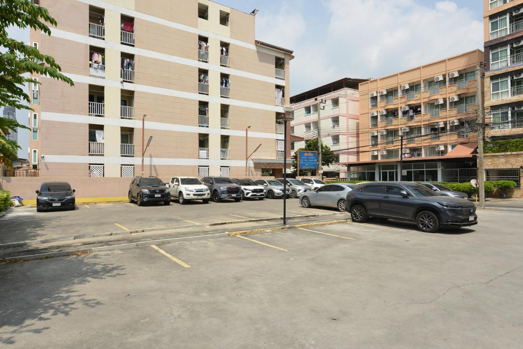 Salin Home Hotel Ramkhamhaeng Banguecoque Exterior foto
